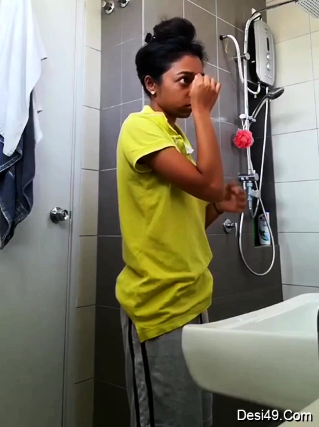 1088px x 1456px - Deevaashine, Malaysian Indian Tamil Teenage Video Leak at Nuvid